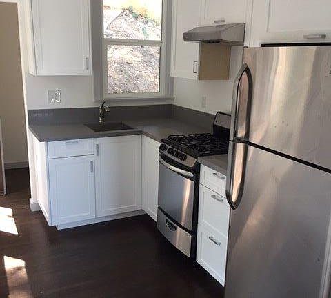 4th image of 2122 Oak Glen Pl