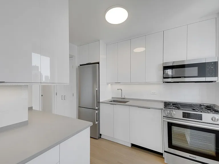 75 W End Ave #R22A — Photo 13