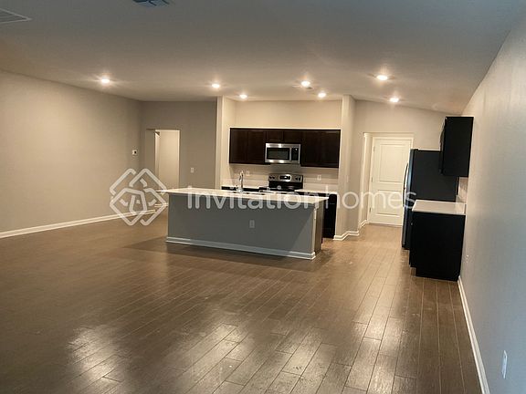 4th image of 912 Caitlin Loop