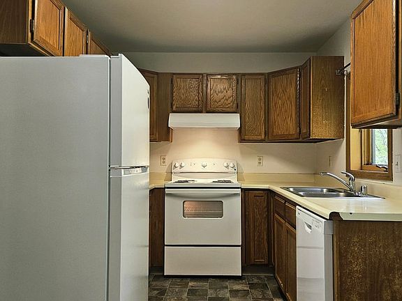 4th image of 4798 Glasgow Dr APT 4