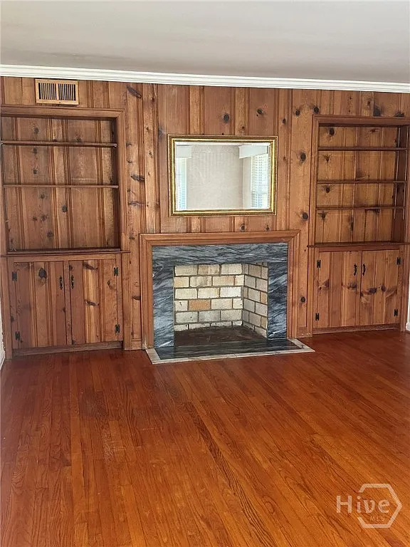 3 bed, 1.0 bath, 1337 sqft, $1,980 — Photo 3