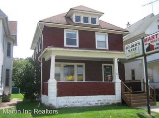 915 1/2 W 5th St, Waterloo, IA 50702