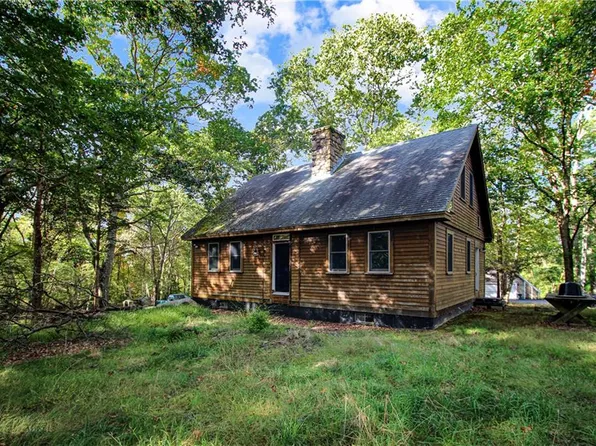 1172 Shannock Rd, Charlestown, RI 02813