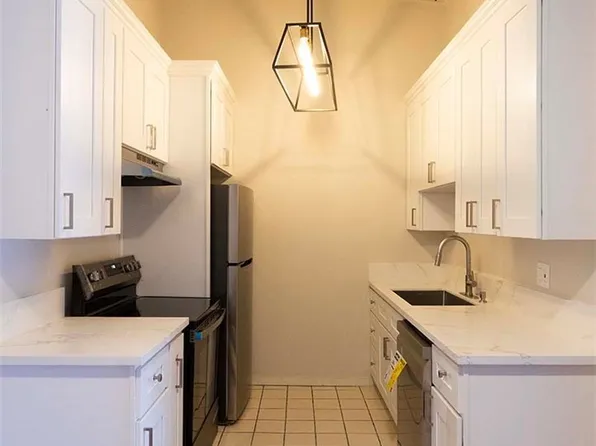 23930 Los Codona Ave APT 200, Torrance, CA 90505
