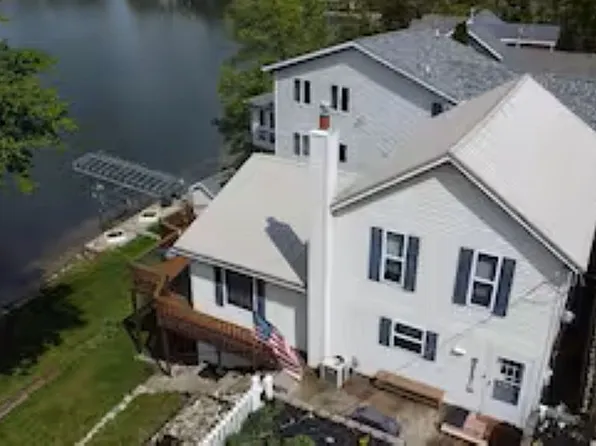 10914 South Dr, Plainwell, MI 49080