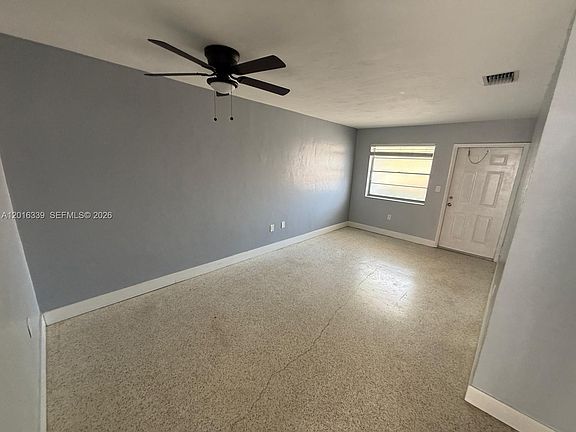 5th image of 990 SW 4th St #6