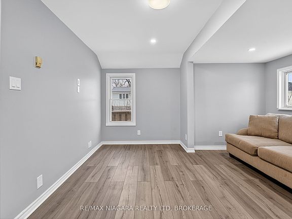 5th image of 40 Longtent Ave