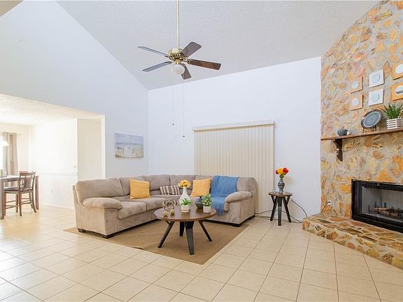 5th image of 325 Santiago Ct