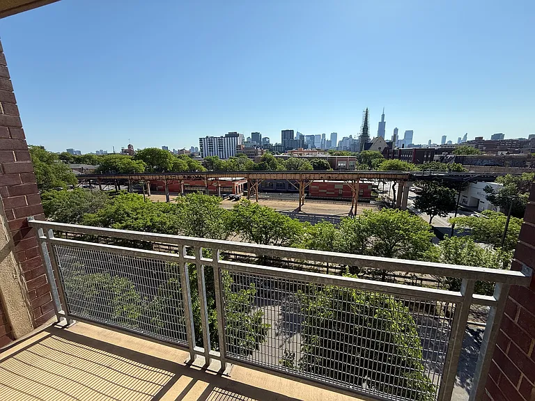 100 N Hermitage Ave #515 — Photo 8