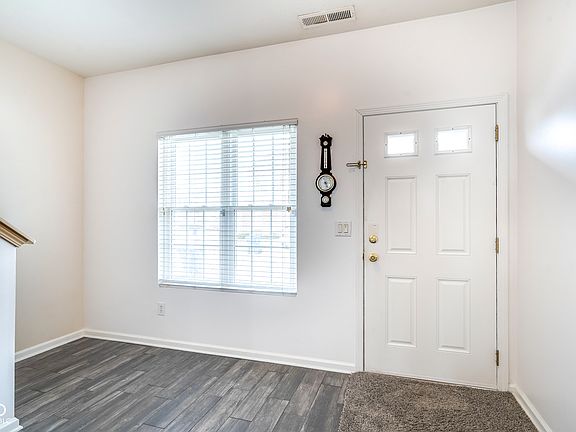 3rd image of 9769 Green Knoll Dr