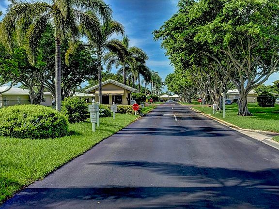 2nd image of 20866 Vinesta Circle