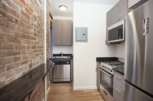 174 Spring St #14 Photo 1