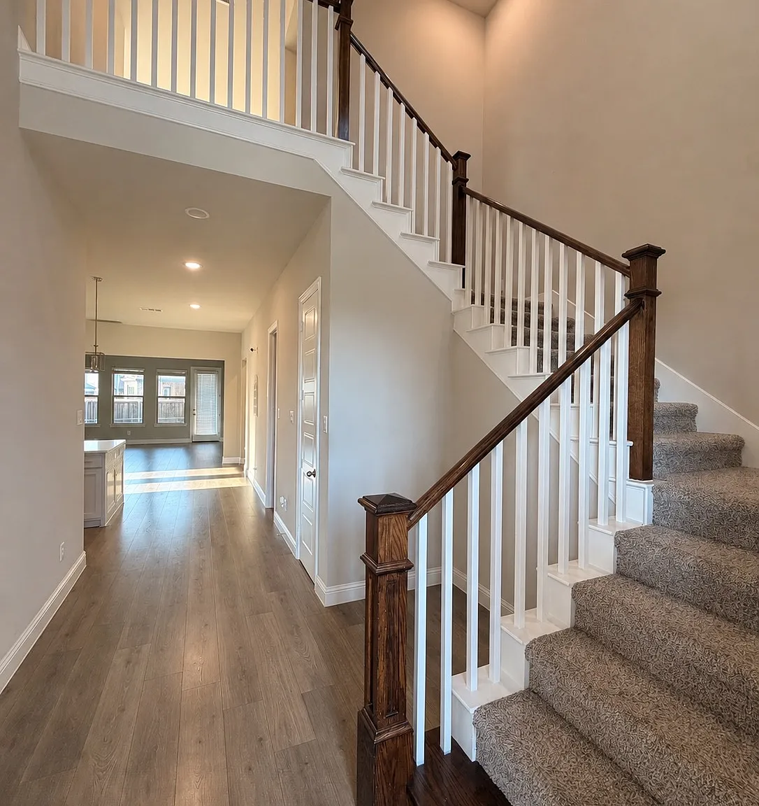 4 bed, 3.5 bath, 3250 sqft, $3,500 — Photo 4