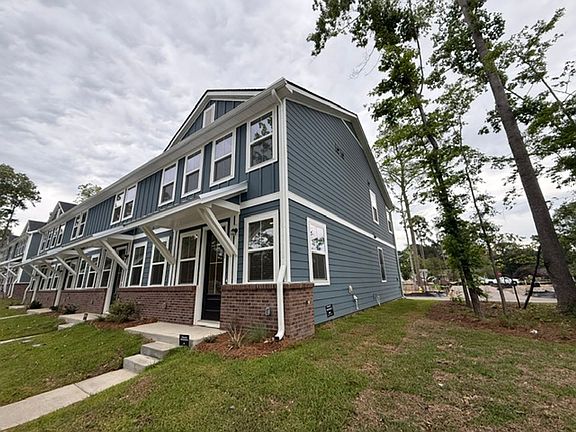 2nd image of 467 Martins Creek Blvd