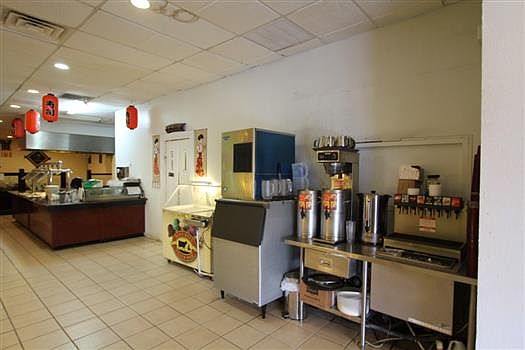 4th image of 106 E Holland Ave