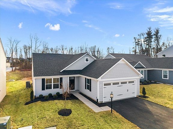 4th image of 332 White Birch Rd