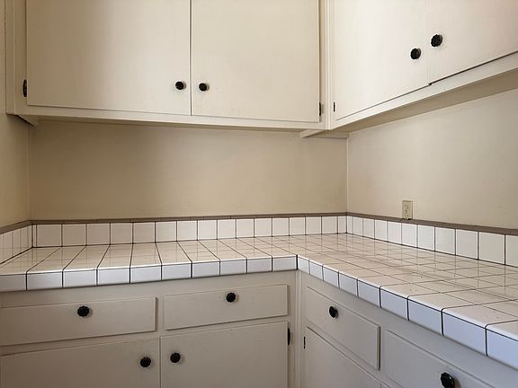 5th image of 4675 Verdugo Pl