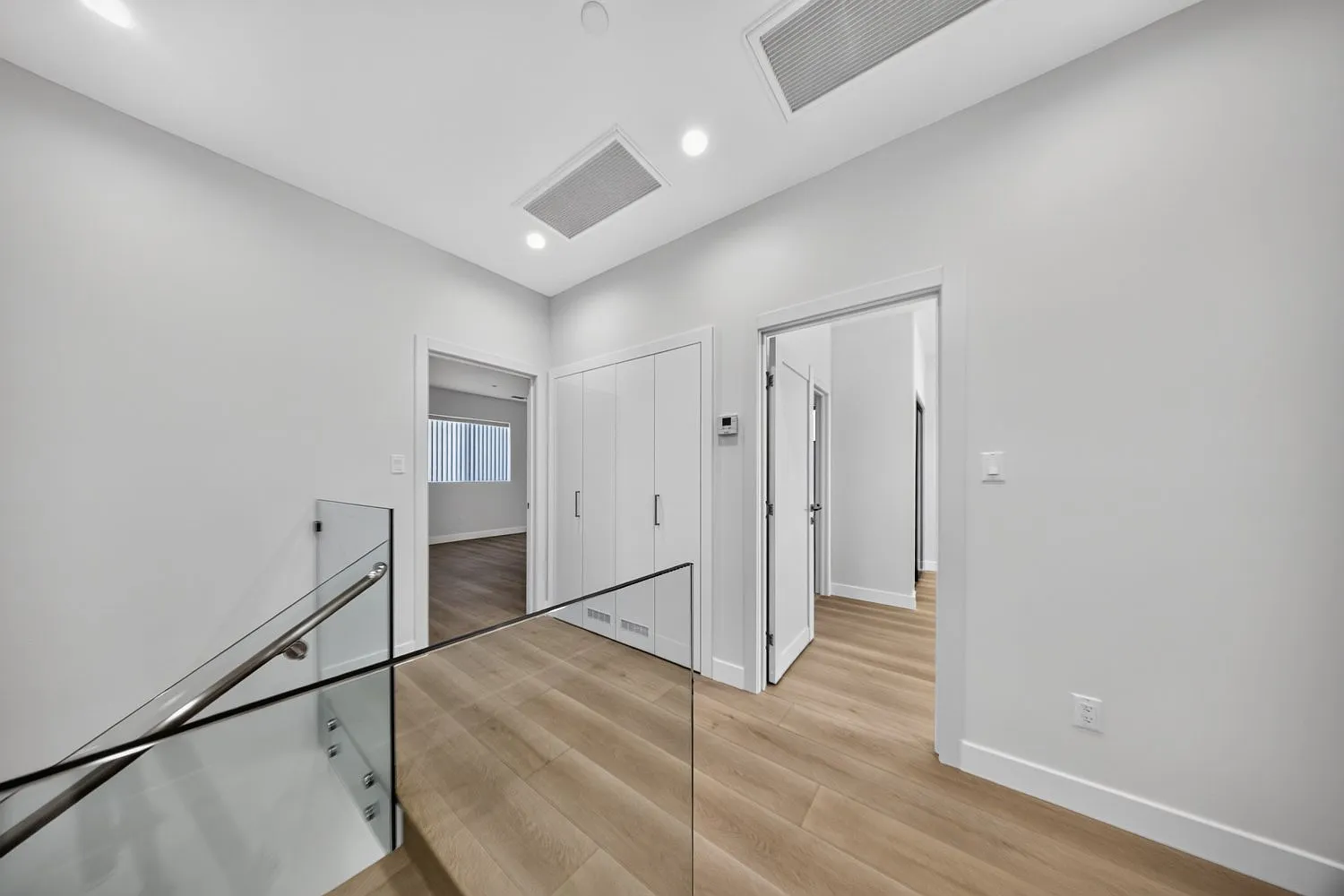 4 bed, 2700 sqft, $5,500 — Photo 3