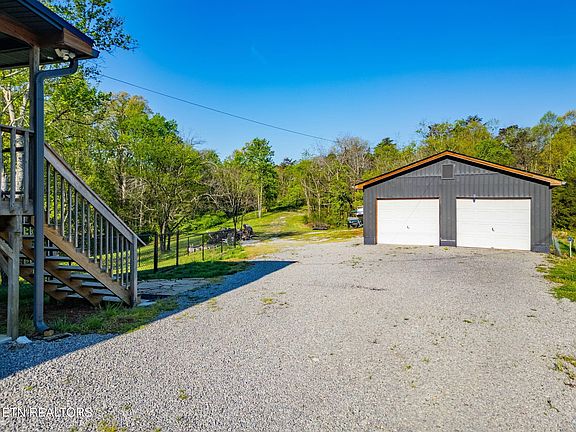 4th image of 6414 Pine Grove Rd