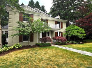 1263 Brookwood St, Birmingham, MI 48009