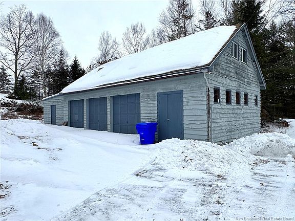 3rd image of 35 Hills Rd