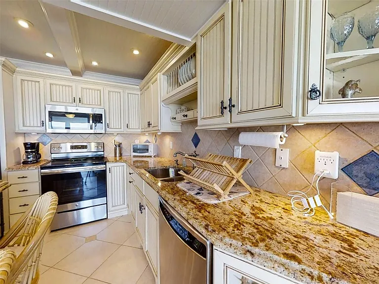4849 Saxon Dr #2030 — Photo 8