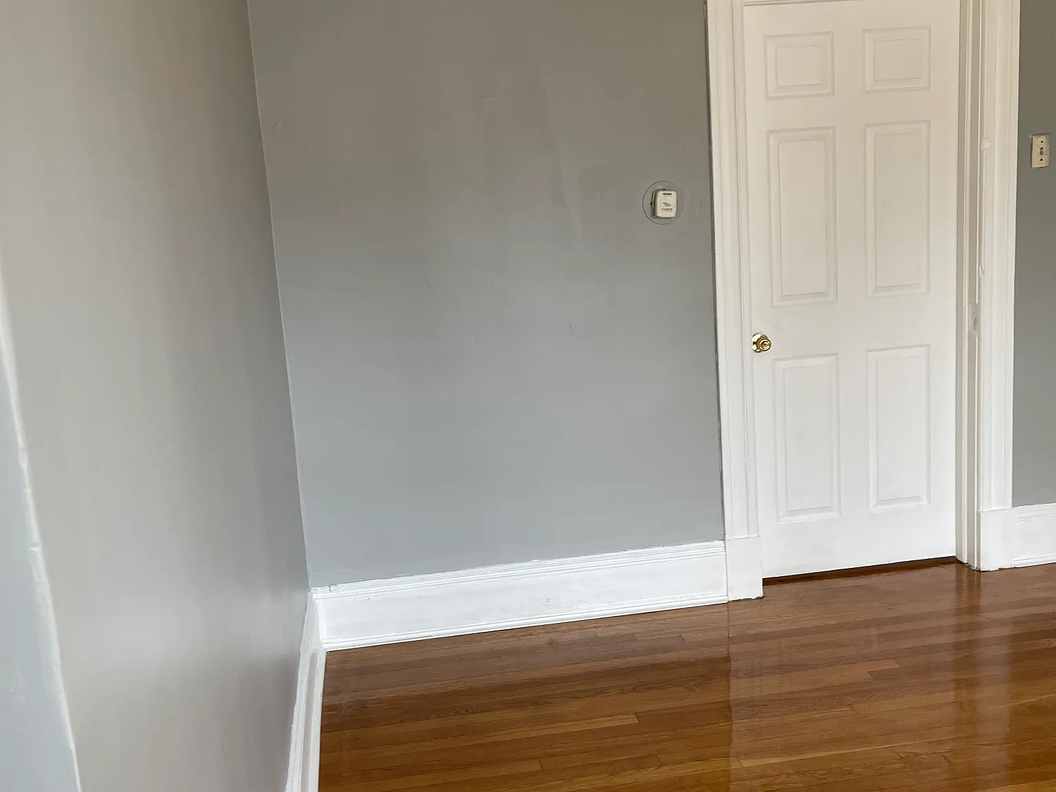 3 bed, 1000 sqft, $1,860 — Photo 2