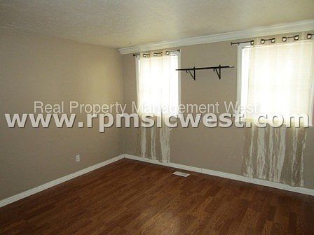 2nd image of 4414 S Edgeware Ln