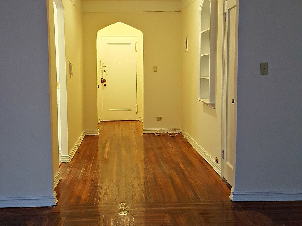 2nd image of 45 Tennis Ct APT C5