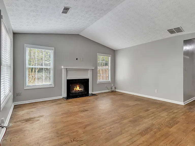 323 Farm Place Ct NE — Photo 16