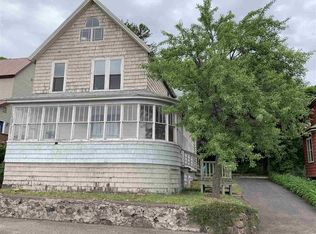 1043 S Lincoln Dr, Hancock, MI 49930