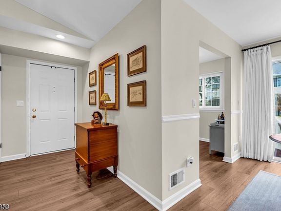 3rd image of 80 Wendover Court