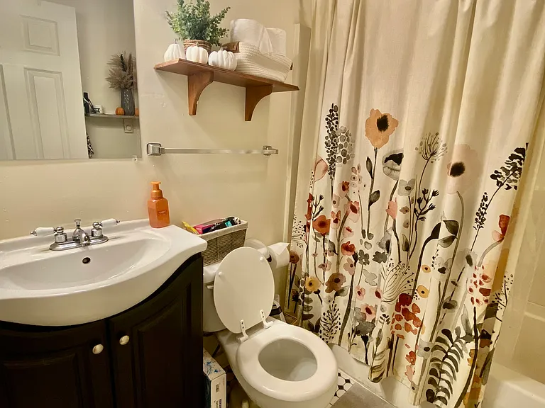 119 S Queen St #2 — Photo 6