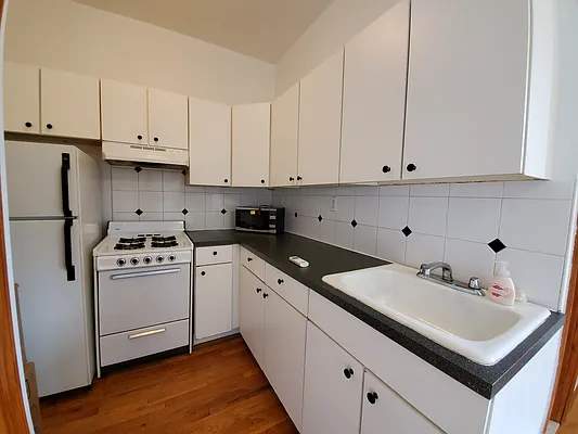 Rented by Ideal Properties Group | media 6