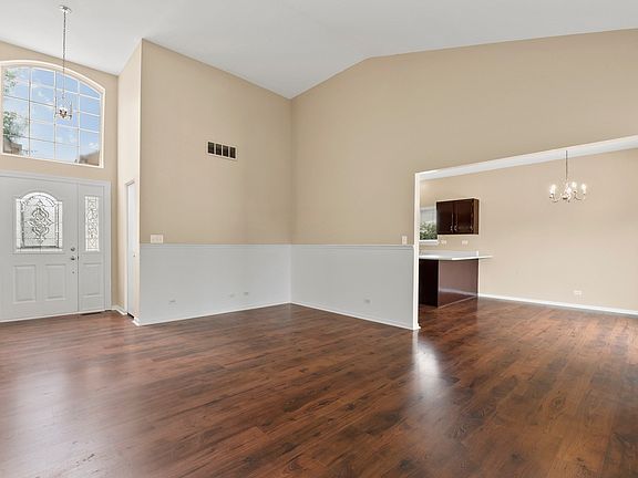 2nd image of 505 Juniper Dr