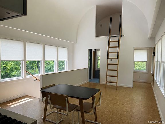 5th image of 40 Pioneer Road