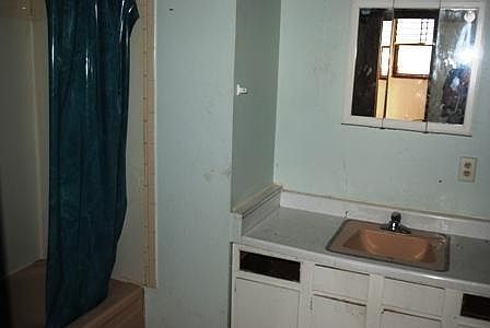 2nd image of 1836 W Becher St #1838
