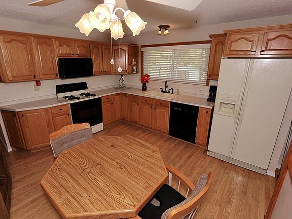 5th image of 2850 Sussex Dr