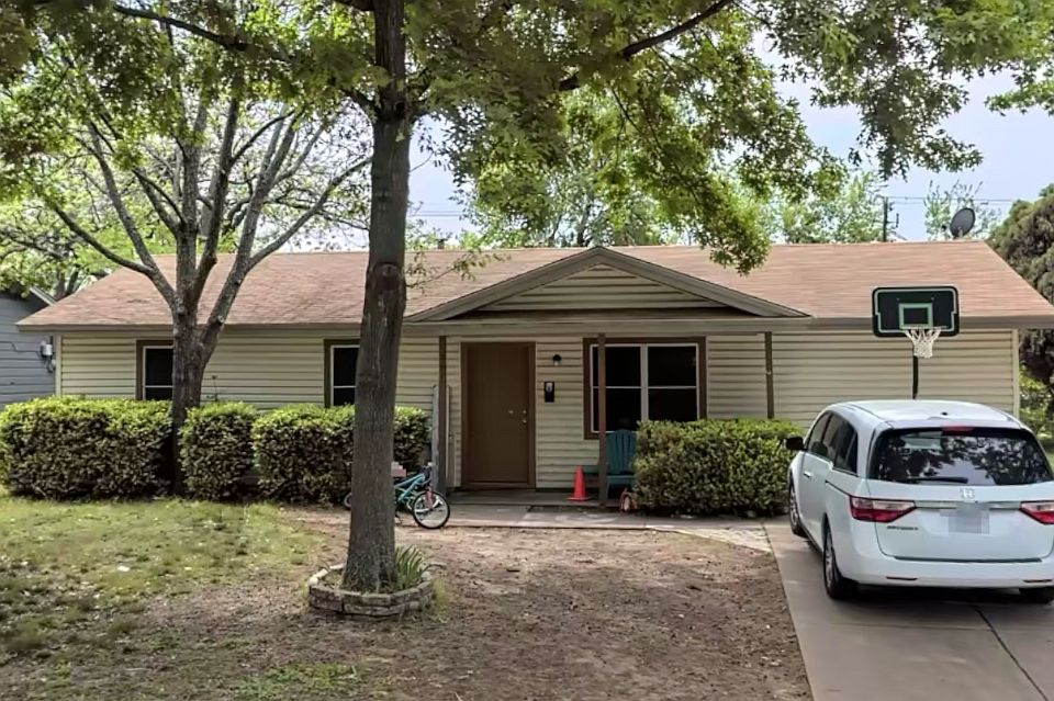 1st image of 397 NW Newton Dr
