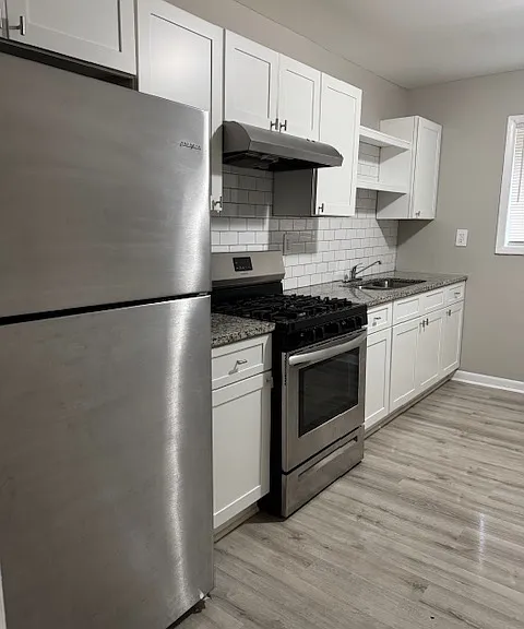 1275 E Washington Ave — Photo 4