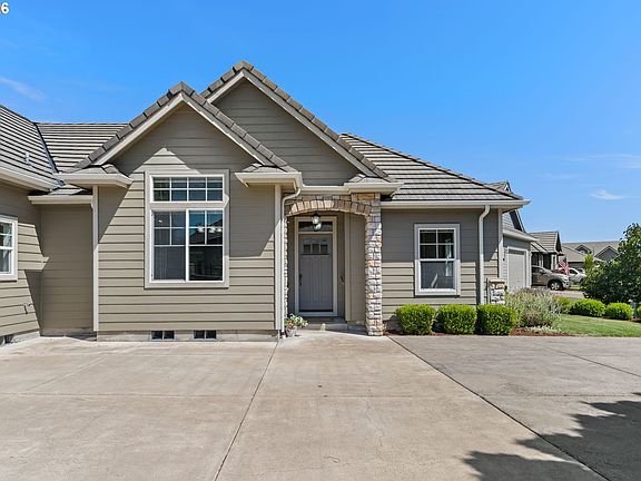 4th image of 225 Pebble Beach Dr