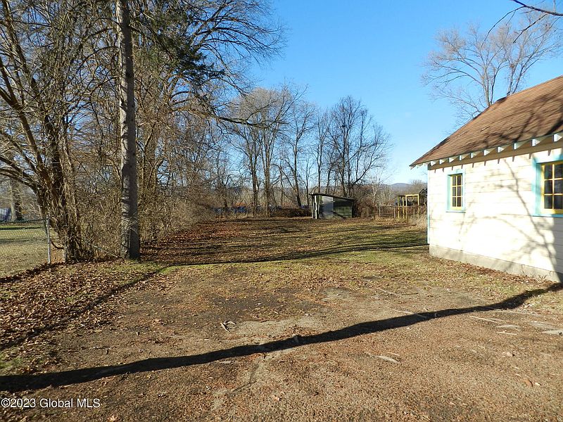 3rd image of 68 Saratoga Avenue