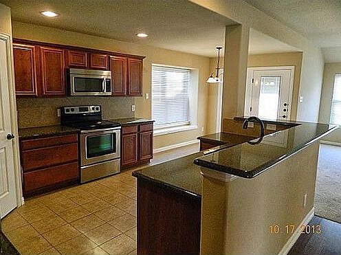 5th image of 822 Bens Dr