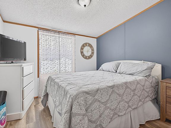 3rd image of 7332 Starvation Lake Rd NE