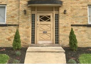 2725 Noble Rd, Cleveland, OH 44121
