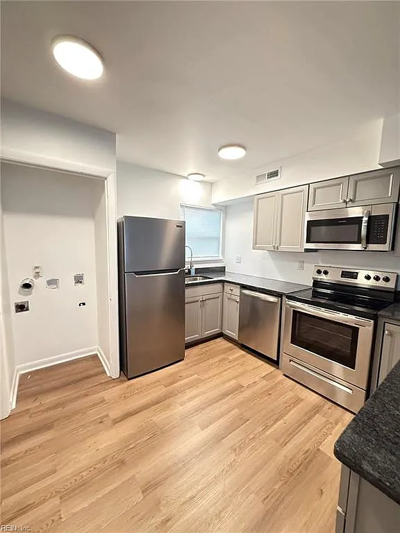 319 Main ST — Photo 3