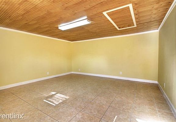 2nd image of 1124 NW 3rd Ave