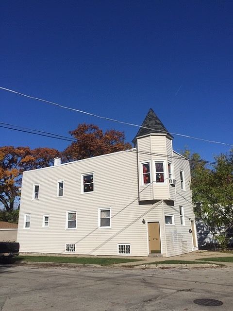 1st image of 560 S Caroline Pl