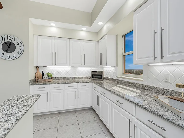 3313 Sunset Key Cir #701 — Photo 23