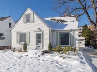 1656 Parker Dr, Mayfield Heights, OH 44124